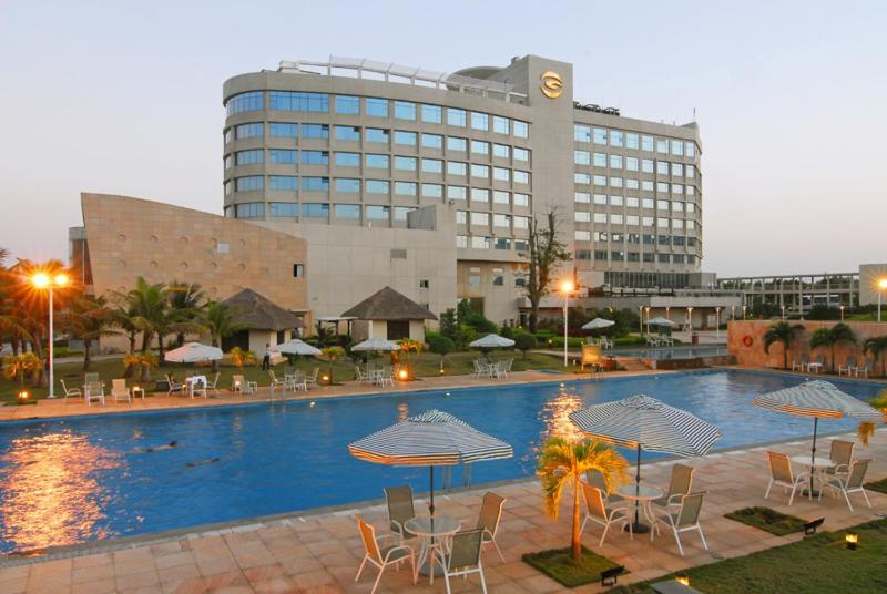 Tienyow Grand Hotel Хайкоу Экстерьер фото